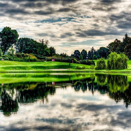 Le Robinie Golf & Resort Solbiate Olona Bagian luar foto