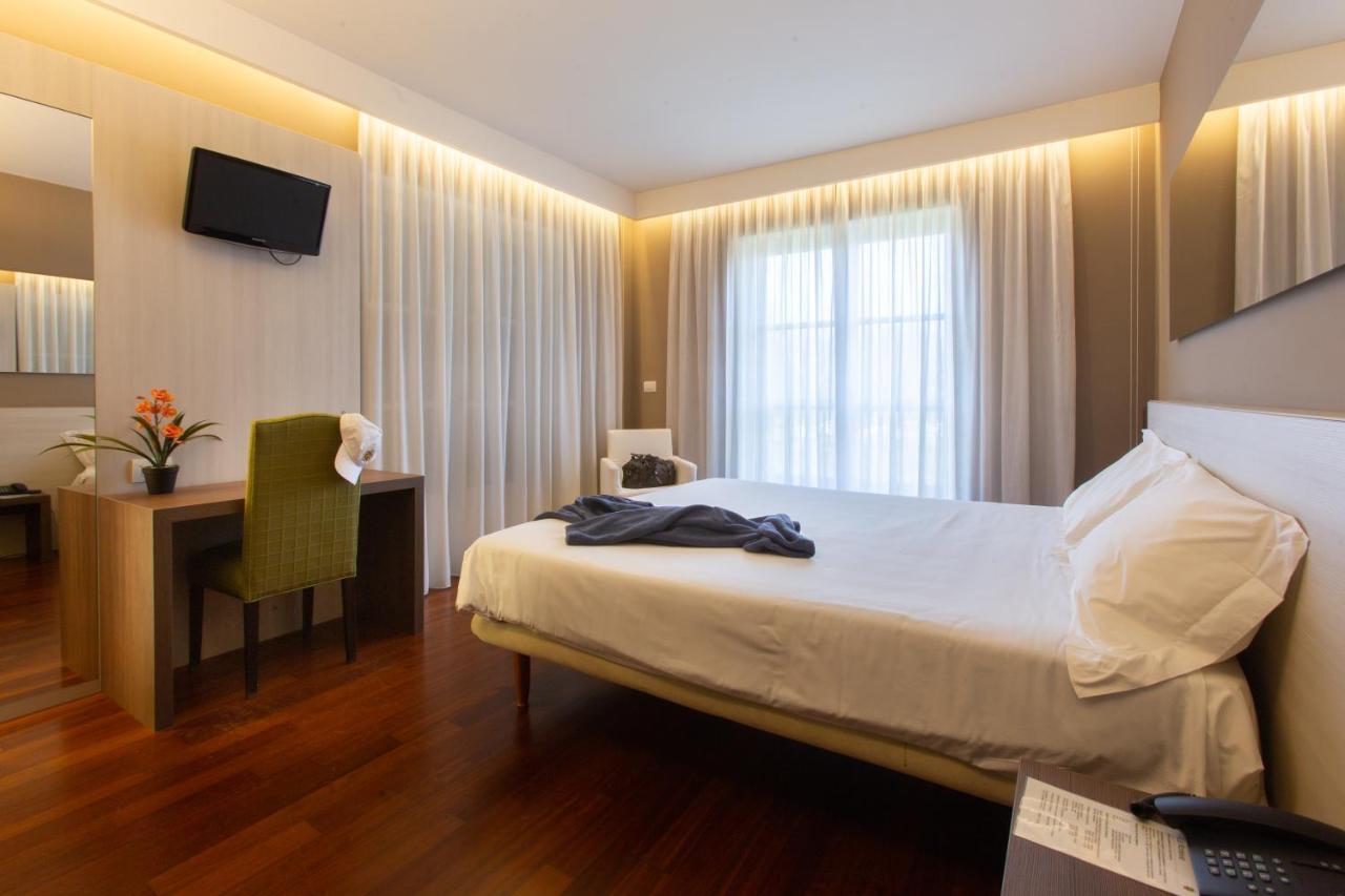 Le Robinie Golf & Resort Solbiate Olona Bagian luar foto