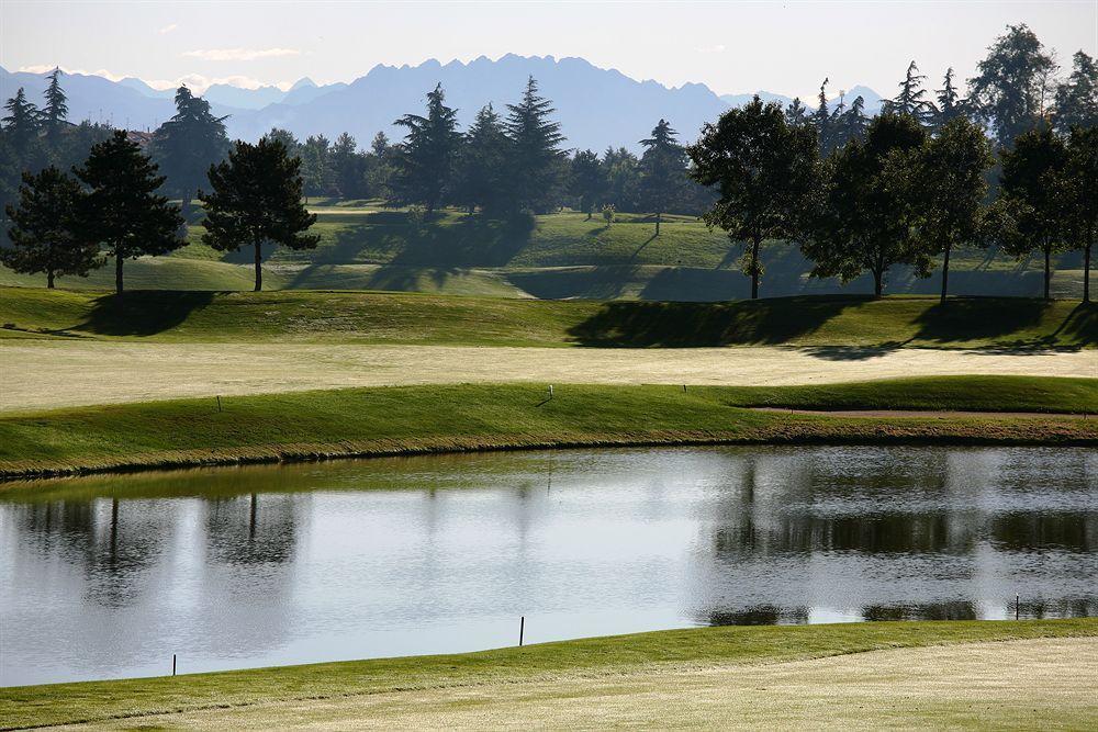 Le Robinie Golf & Resort Solbiate Olona Bagian luar foto