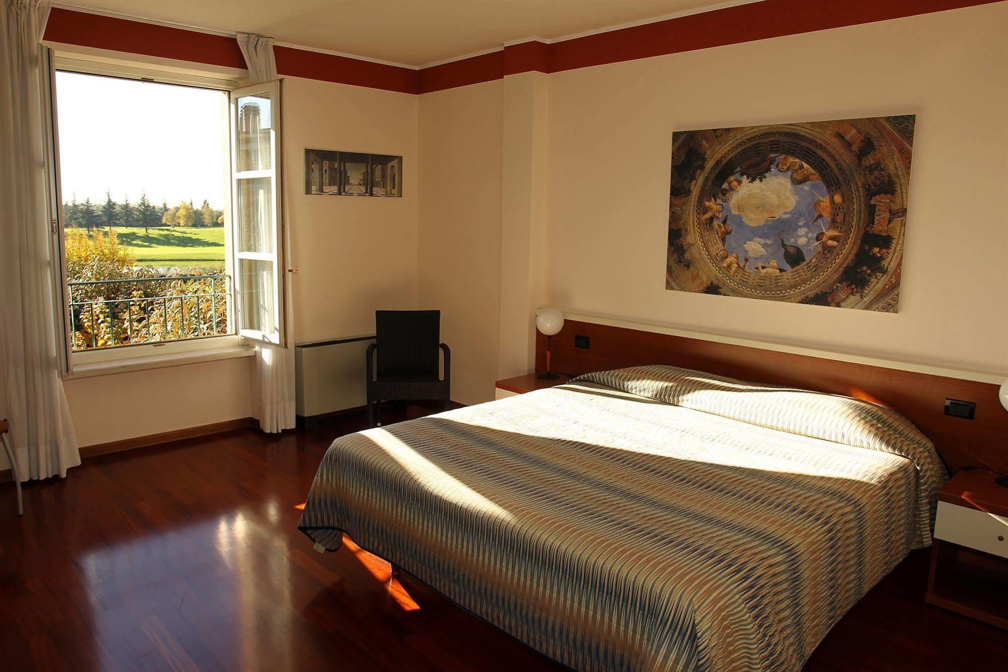 Le Robinie Golf & Resort Solbiate Olona Bagian luar foto