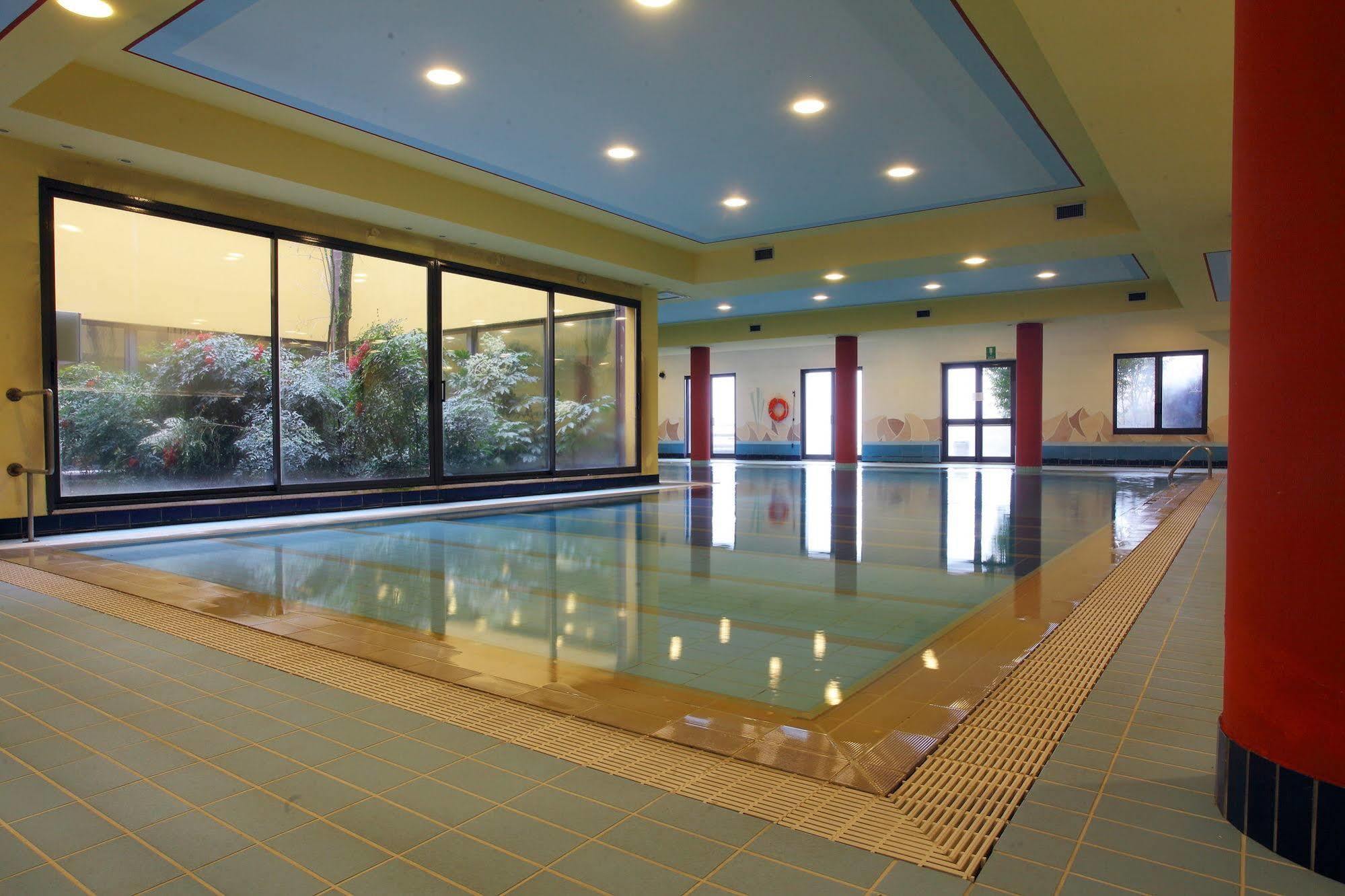 Le Robinie Golf & Resort Solbiate Olona Bagian luar foto
