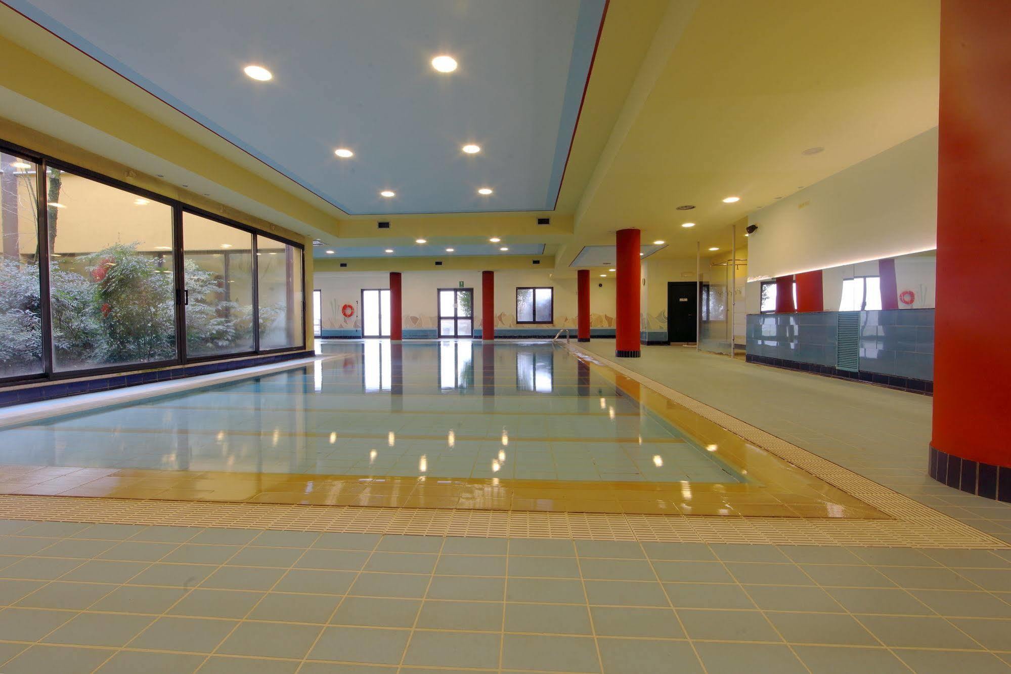 Le Robinie Golf & Resort Solbiate Olona Bagian luar foto