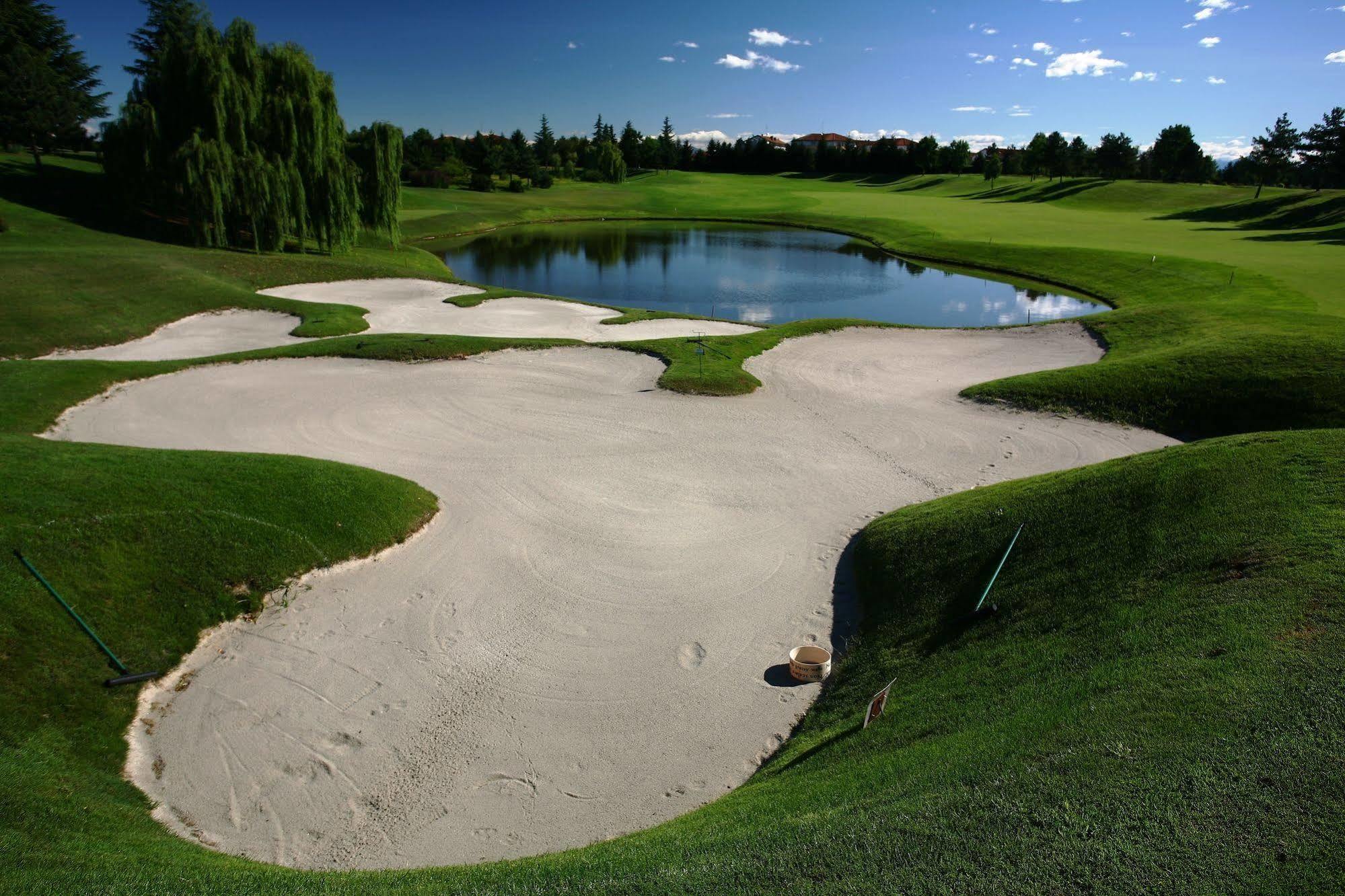 Le Robinie Golf & Resort Solbiate Olona Bagian luar foto