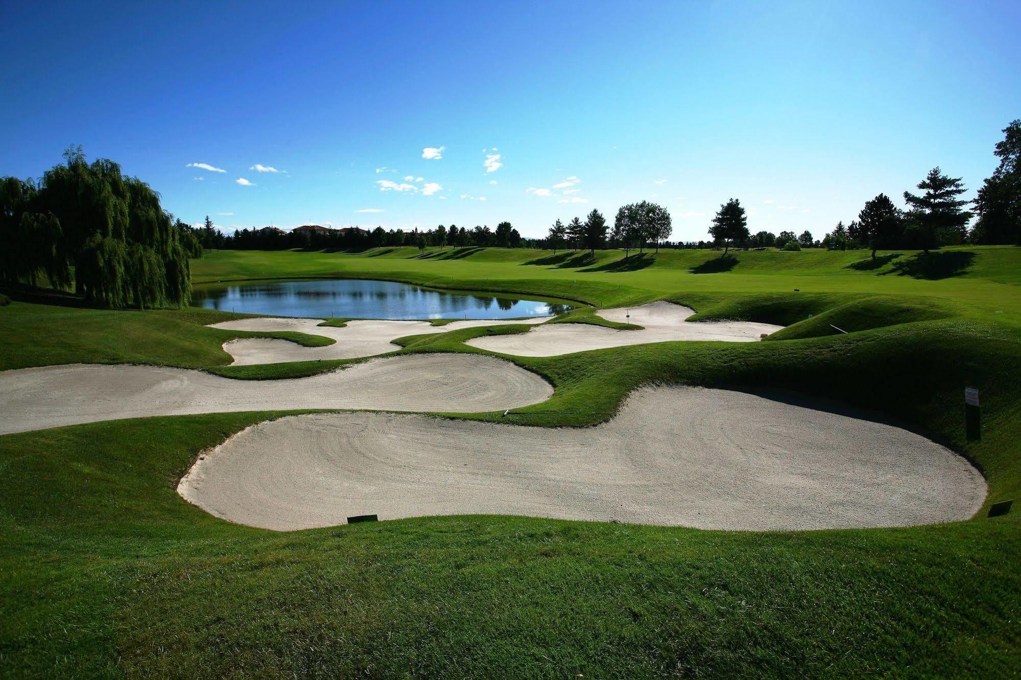 Le Robinie Golf & Resort Solbiate Olona Bagian luar foto
